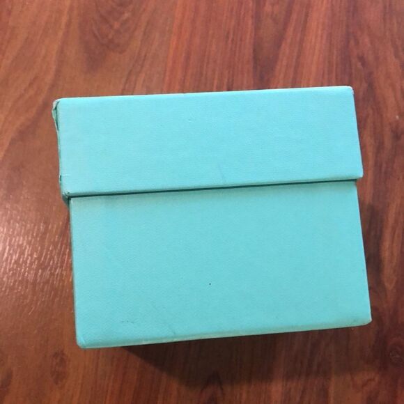 Tiffany large blue box. - Picture 2 of 5